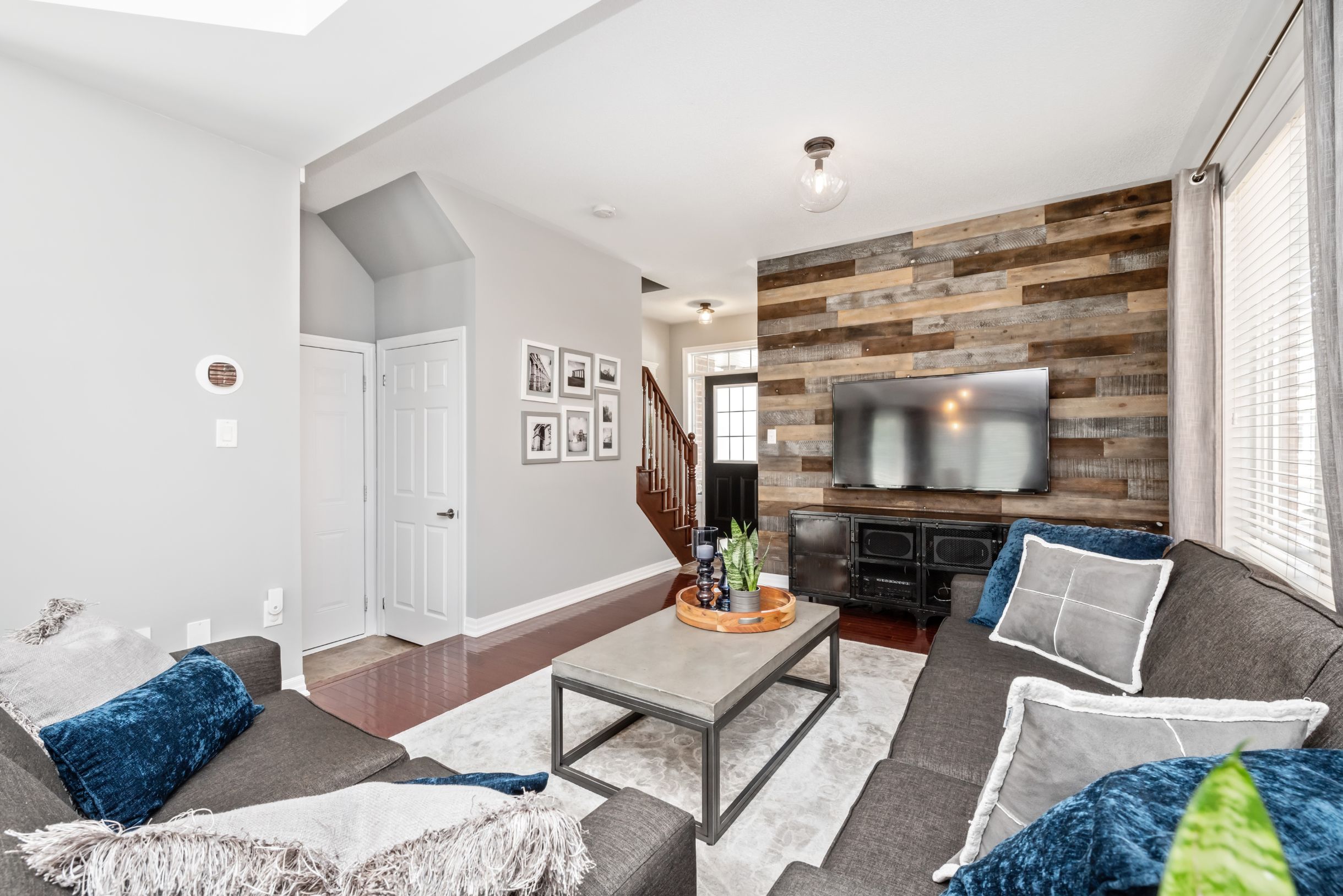 330 Montreal Circle Stoney Creek Van Geest Group